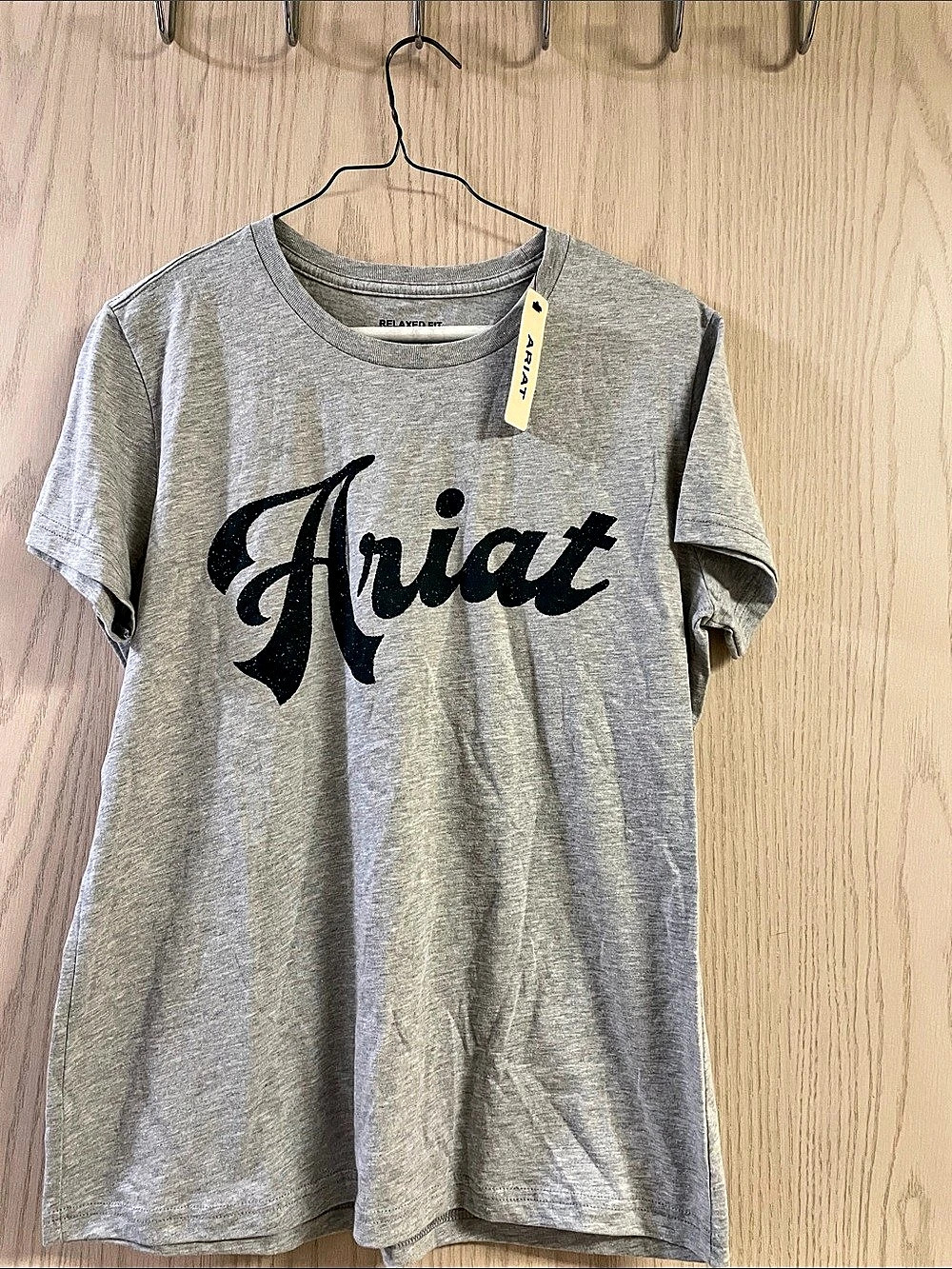 Ariat graphic tee Gray Size Medium NWT